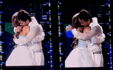 SOOBIN hôn vai gái lạ, mỗi lần đổi “công chúa” là một lần gây sốc- Ảnh 1.