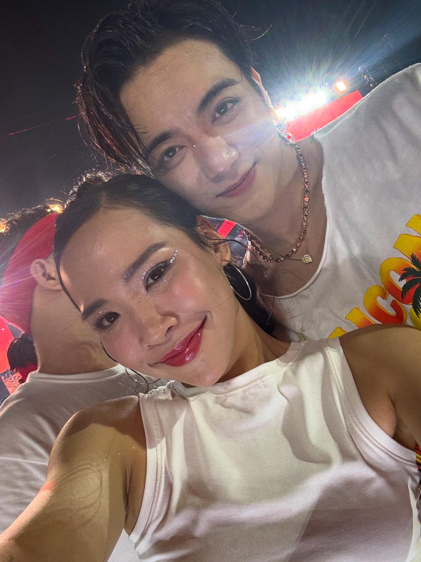 SOOBIN hôn vai gái lạ, mỗi lần đổi “công chúa” là một lần gây sốc- Ảnh 4.