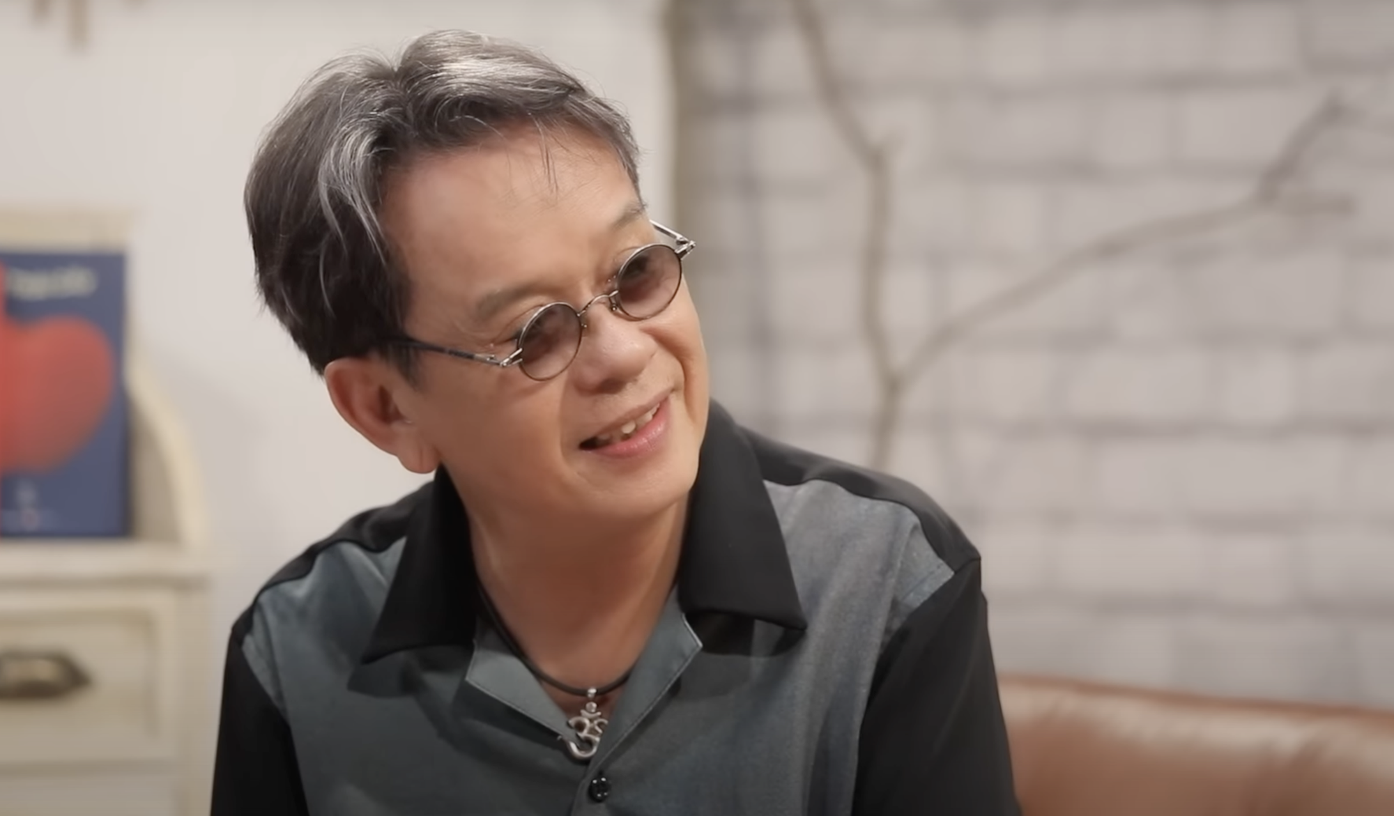 Sao nam Việt lấy vợ trẻ kém 44 tuổi: U70 lên chức bố, cứ 3 rưỡi sáng phải thức dậy làm một việc- Ảnh 1.