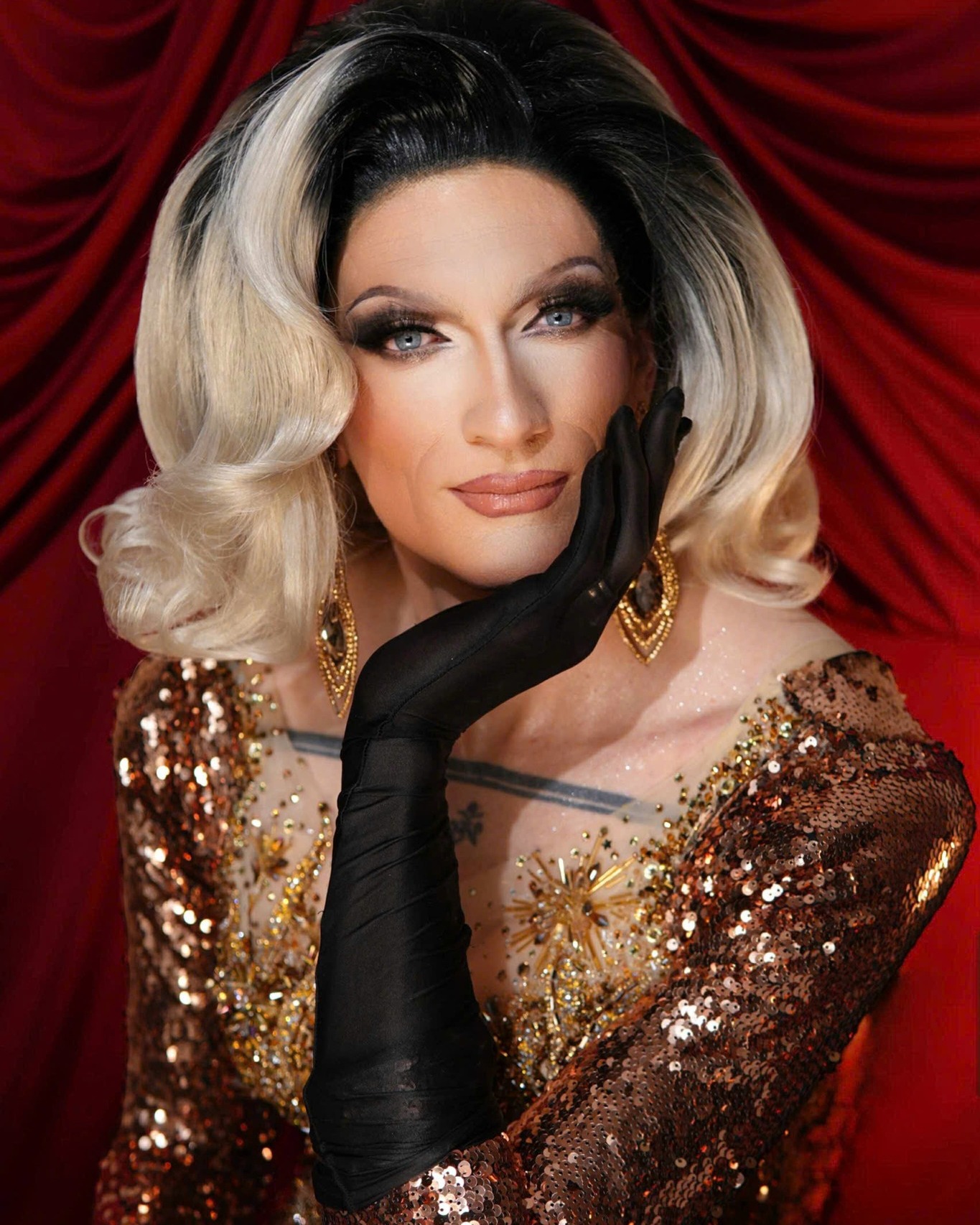 Sau 10 năm cưới, chồng Phương Vy mặc đầm giả gái gây sốc nặng- Ảnh 1.