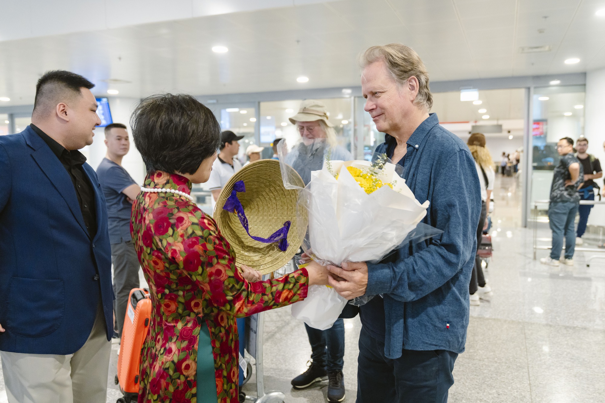 Secret Garden rạng rỡ trong ngày đầu tới Việt Nam, sẵn sàng gặp gỡ khán giả Hà Nội - Ảnh 1.