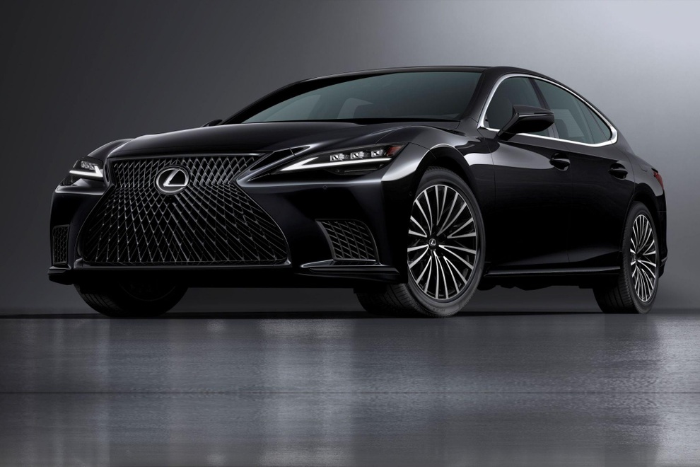 Sedan đầu bảng của Lexus bị cho “về hưu” sau 36 năm - 1