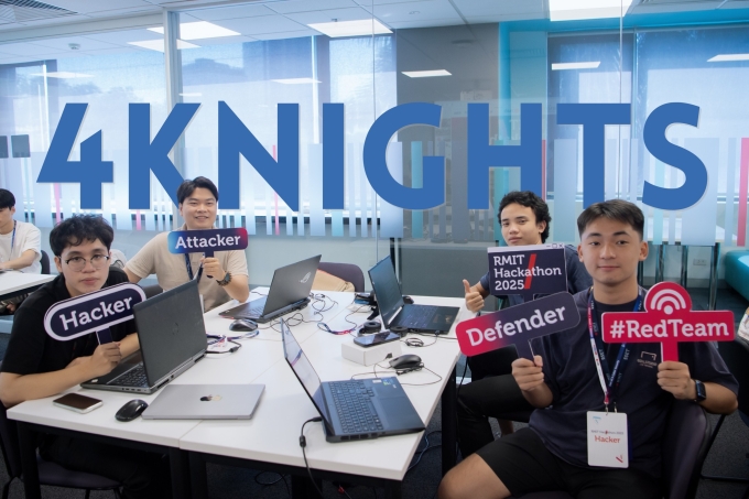 Các thành viên đội 4Knights tại cuộc thi. Ảnh: NVCC