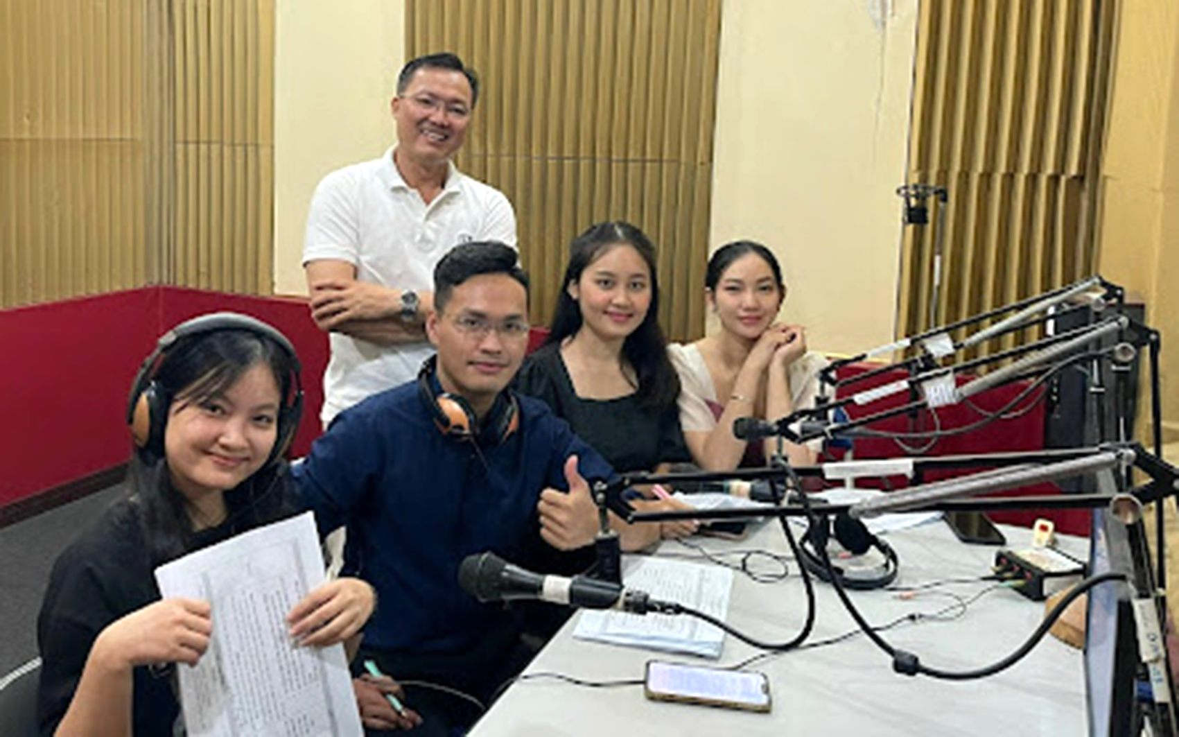 sinh viên - Ảnh 1.