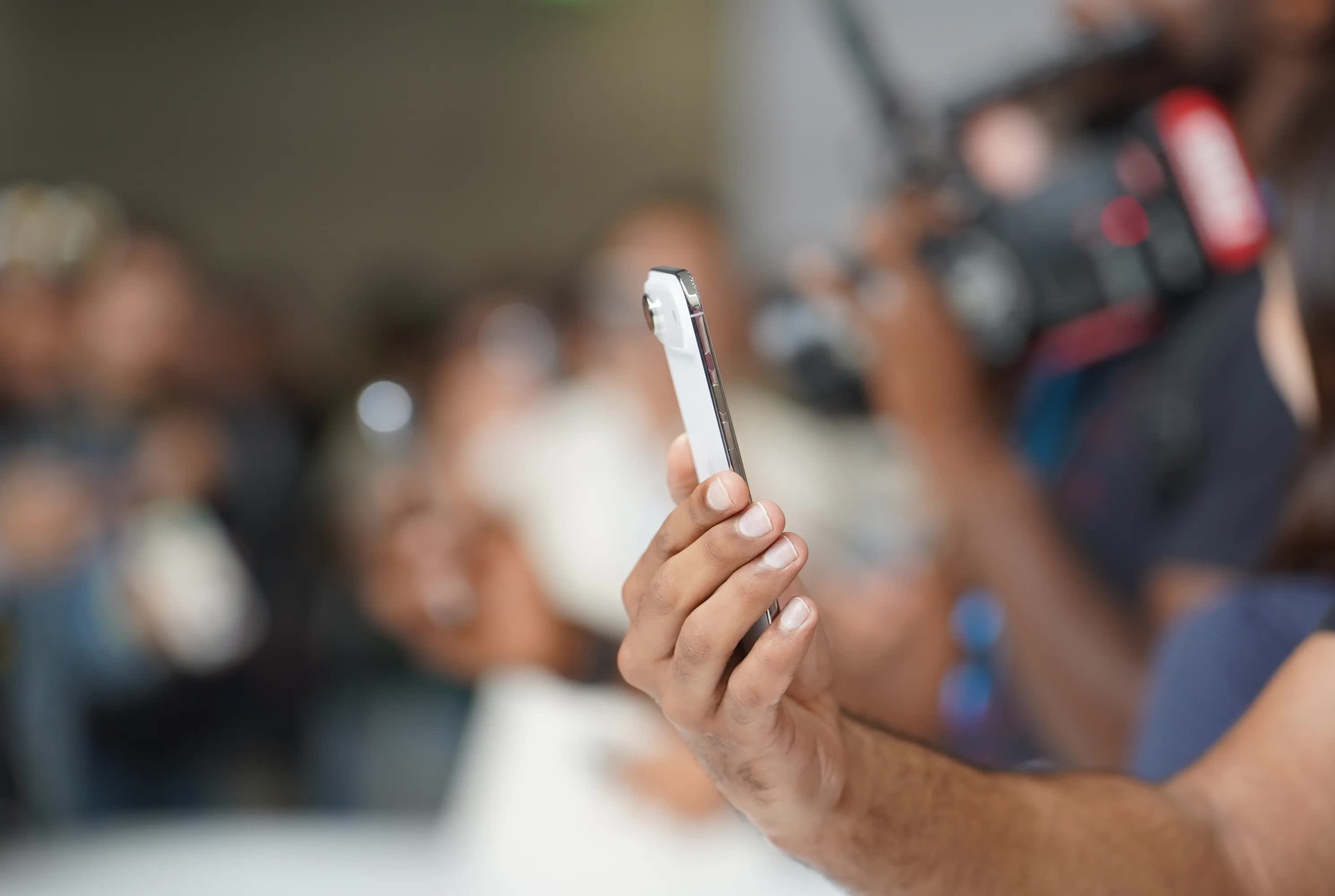 So kè iPhone Air và Galaxy S25 Edge- Ảnh 1.