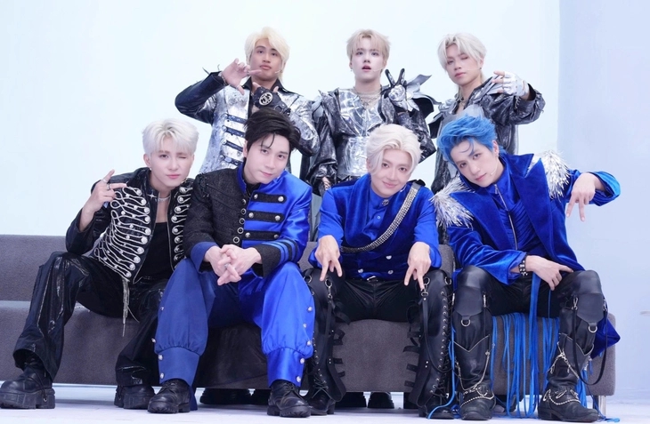 Xin đừng điểm phấn tô son lòe loẹt cho dàn Anh trai say hi - Ảnh 1.