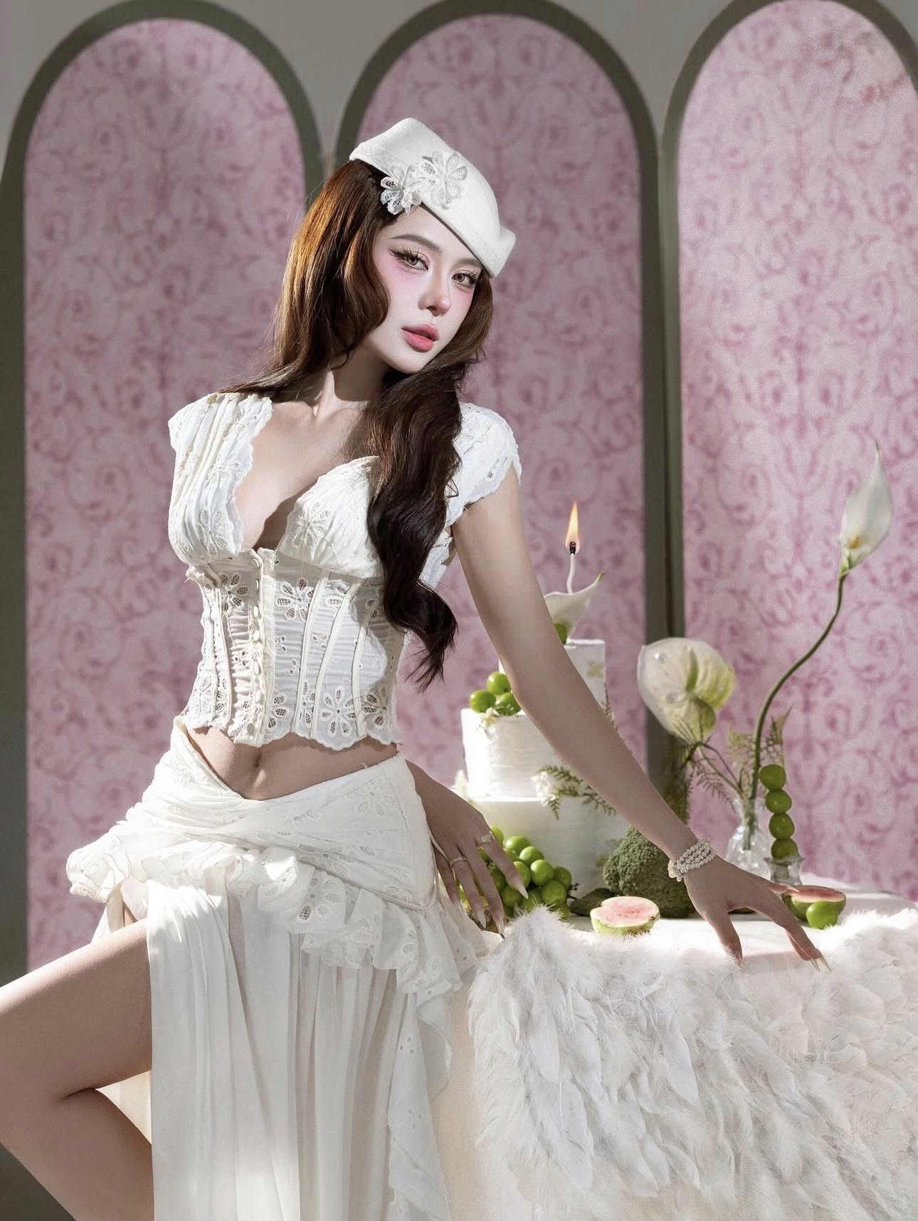 Sự thật về hộp quà Hermès Birkin bạch tạng bị nói “chắc chắn fake” của Hà Môi- Ảnh 1. Sự thật về hộp quà Hermès Birkin bạch tạng bị nói “chắc chắn fake” của Hà Môi- Ảnh 1.