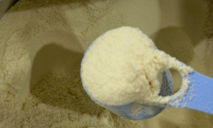 Sữa bột cho trẻ. Ảnh: Lê Nga