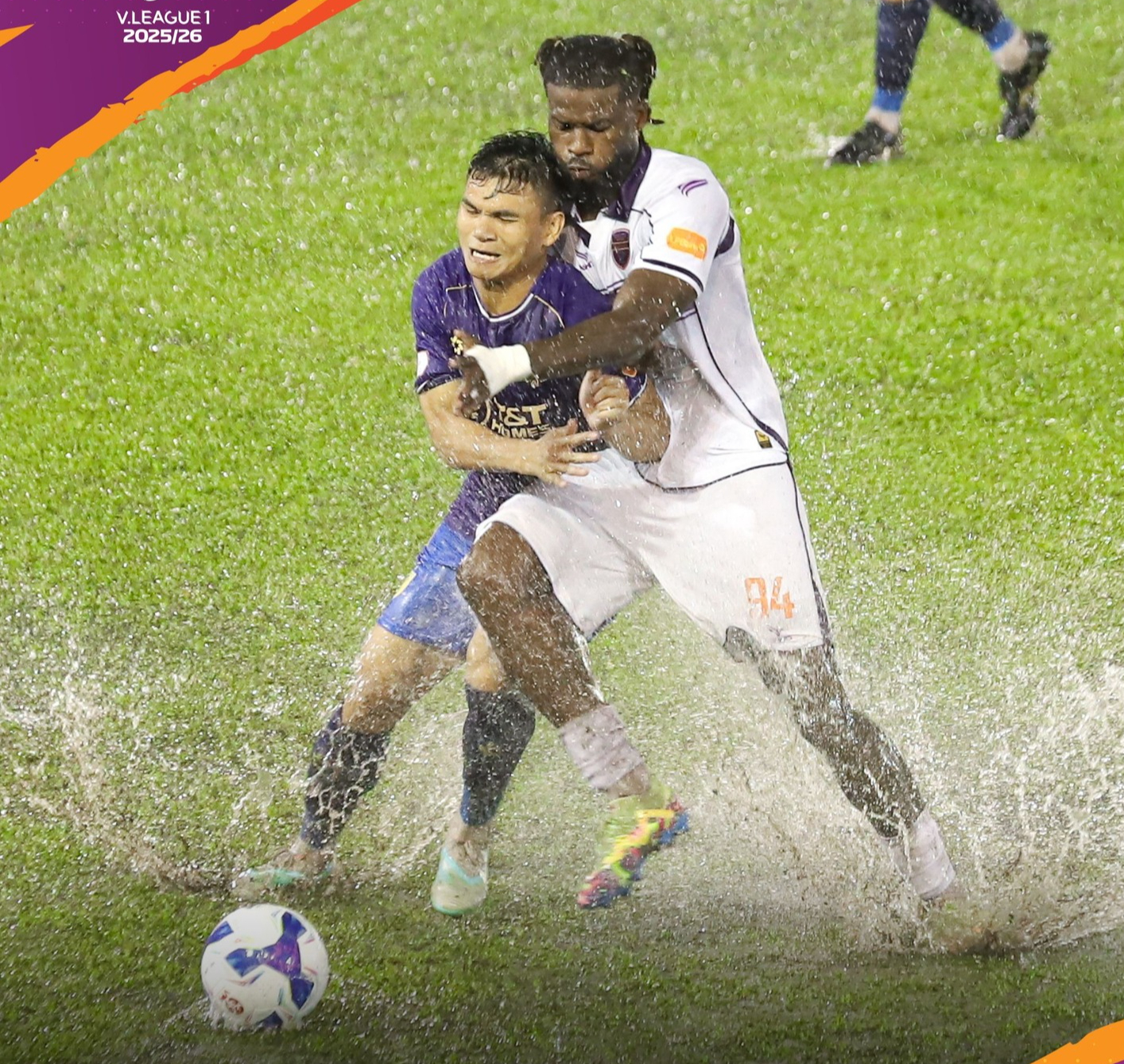 Sút hỏng phạt đền 11m, CLB Becamex TP HCM 