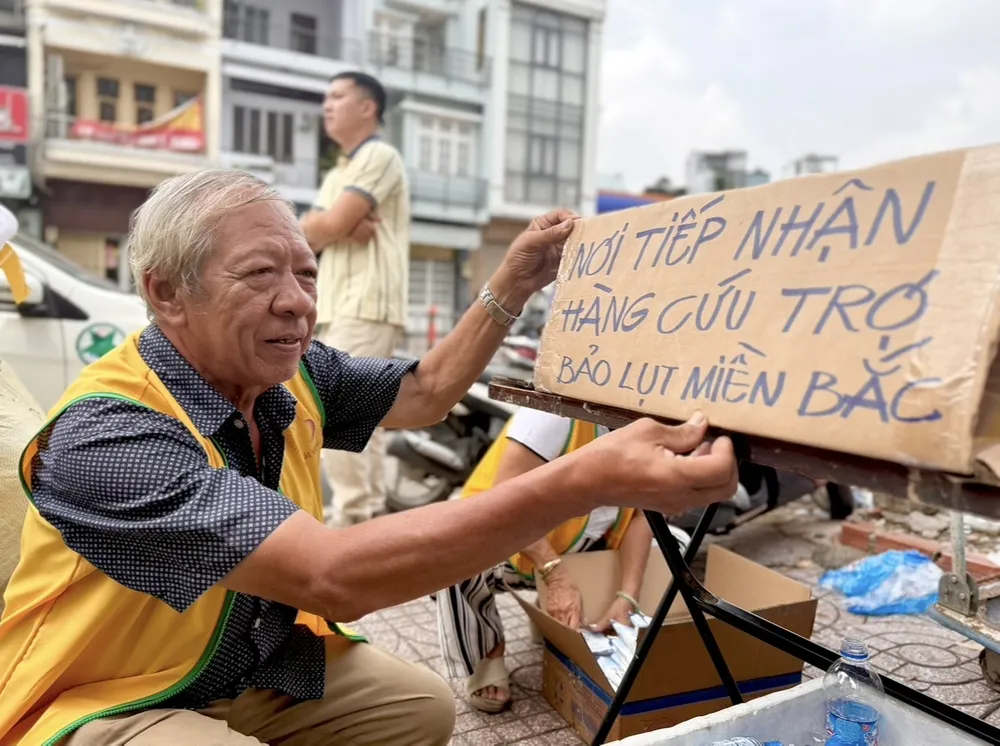 bà con vùng bão (8).jpg