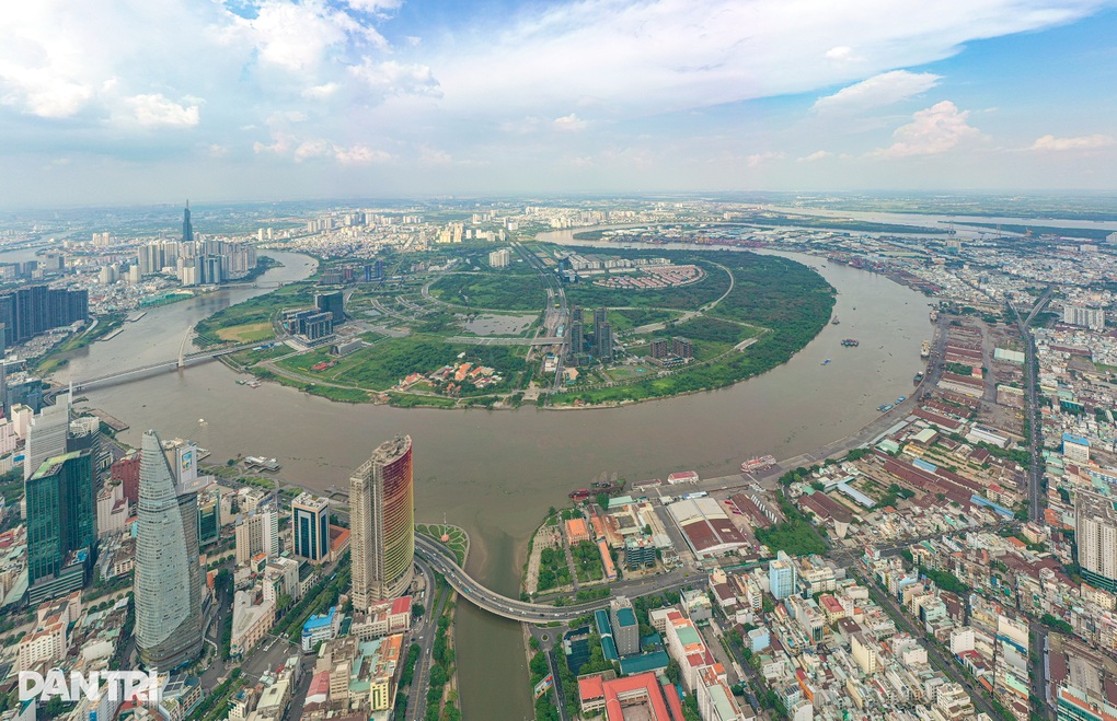 Nhiều quỹ đất vàng được sang tay, làn sóng MA địa ốc hút 2,4 tỷ USD - 1