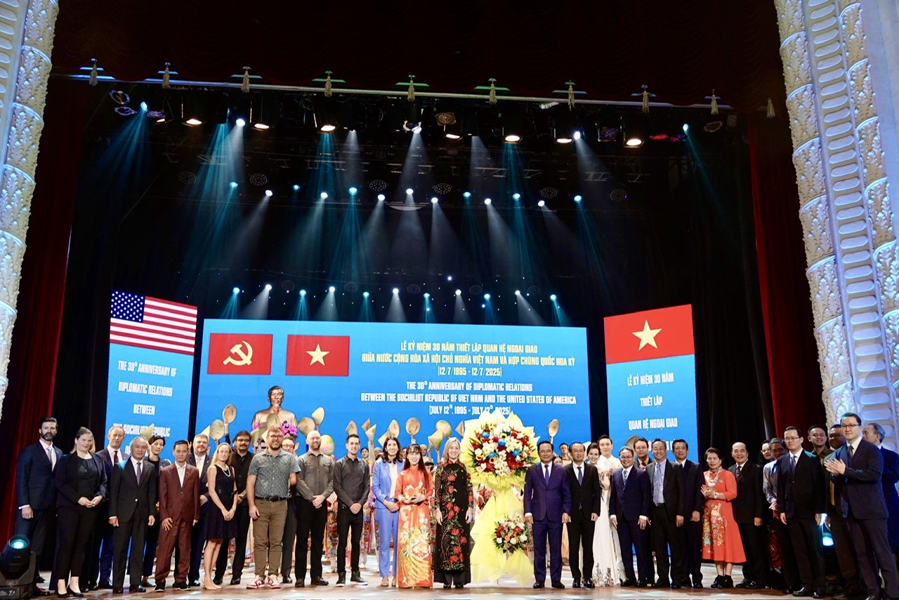TP.HCM kỷ niệm 30 năm thiết lập quan hệ Việt Nam - Mỹ- Ảnh 1. TP.HCM kỷ niệm 30 năm thiết lập quan hệ Việt Nam - Mỹ- Ảnh 1.