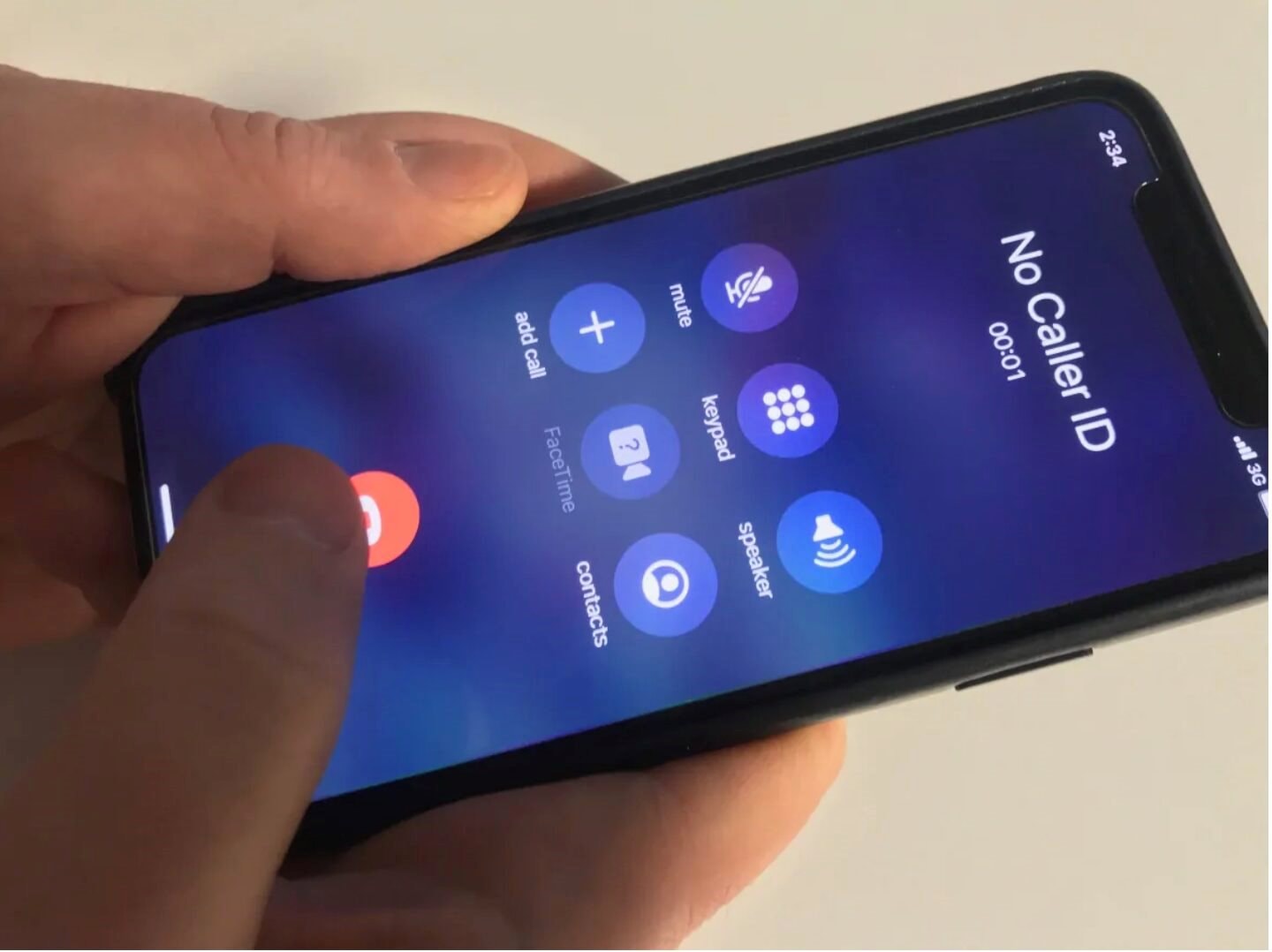 Nghe cuộc gọi số lạ, người phụ nữ không nói gì, cảnh giác cúp máy luôn nhưng hôm sau nhận thông báo: Tài khoản bị trừ 200 triệu đồng- Ảnh 1.