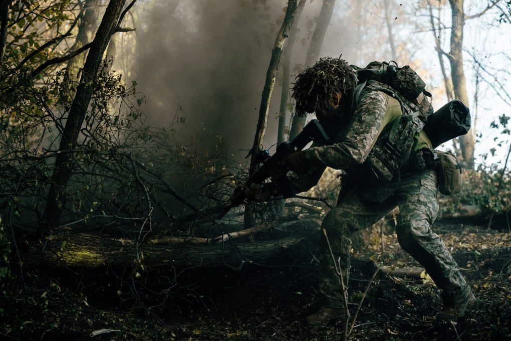 Tam giác lửa rung chuyển, Ukraine chật vật kìm mũi tiến công của Nga - 1