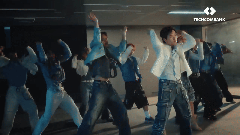 Nhóm tân binh Việt training 100 ngày bùng nổ visual, tung MV như idol quốc tế nhưng lyrics loạn xạ thế này?- Ảnh 3.