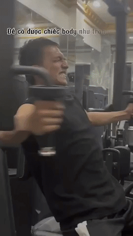 Nam chính Mưa Đỏ tự 