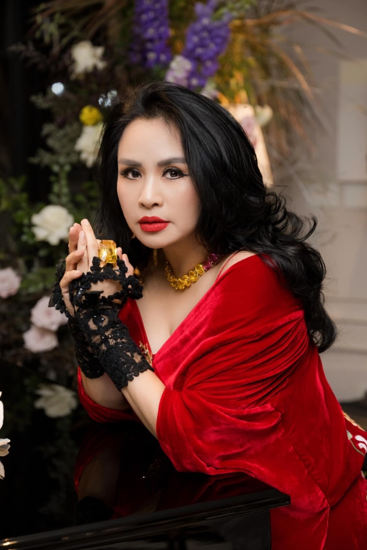 Diva đầu tiên được phong NSND: Sở hữu nhà mặt tiền Tây Hồ cực xịn, sau 3 lần đò đã tìm thấy hạnh phúc- Ảnh 2.