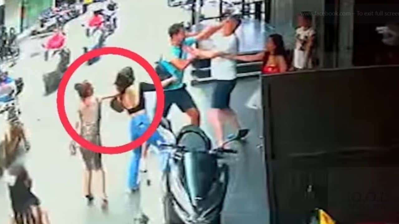 Thấy bạn trai đánh nhau với người khác, cô gái ra can ngăn, 1 lát sau mới biết mình rơi vào bẫy kẻ khác- Ảnh 1.