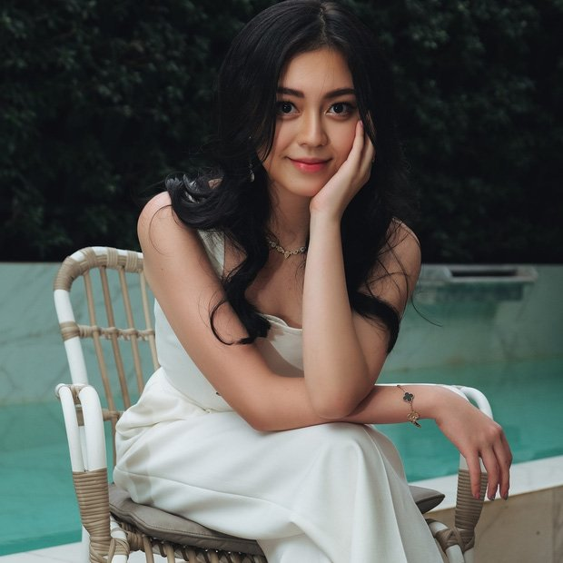Thiên kim tiểu thư gia tộc siêu giàu ở Việt Nam lấy thiếu gia Phan Hoàng: Thần thái sang chảnh, sở hữu hàng hiệu không đếm xuể - 14