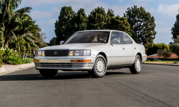 Lexus LS400 đời 1989. Ảnh: Car and Driver