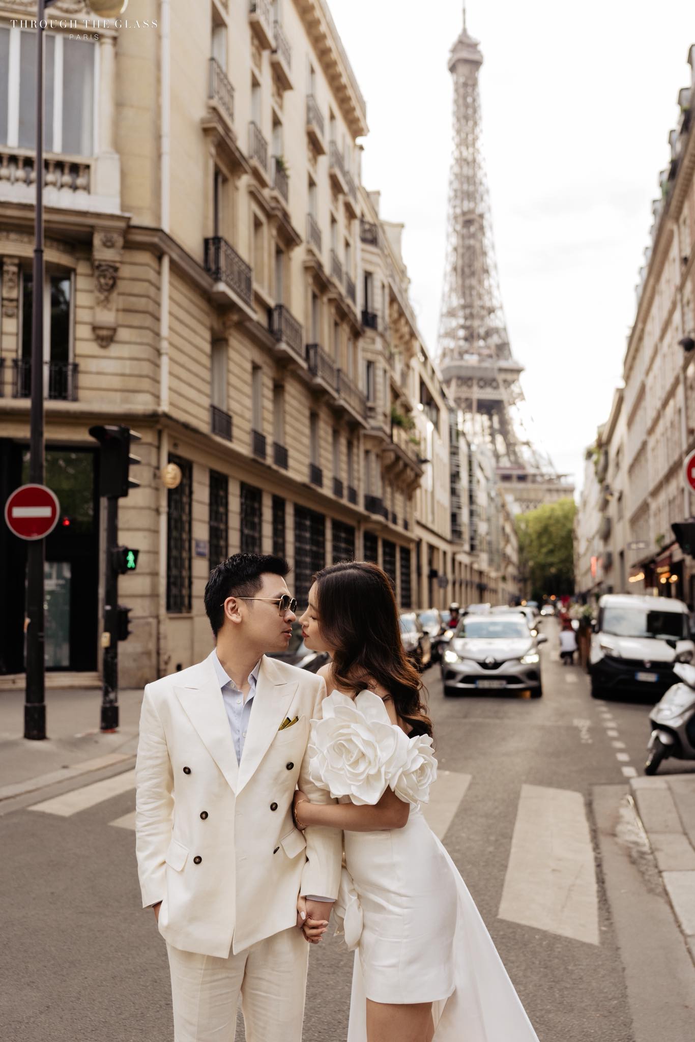 Thiếu gia Đỗ Vinh Quang chúc sinh nhật Đỗ Mỹ Linh cực tình, nhìn visual vợ chồng chủ tịch - hoa hậu thấy mê!- Ảnh 2. Thiếu gia Đỗ Vinh Quang chúc sinh nhật Đỗ Mỹ Linh cực tình, nhìn visual vợ chồng chủ tịch - hoa hậu thấy mê!- Ảnh 2.