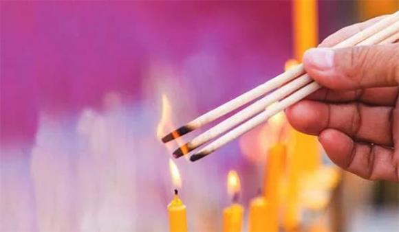 Thắp hương giờ nào tốt nhất, Phong thủy, ban thờ