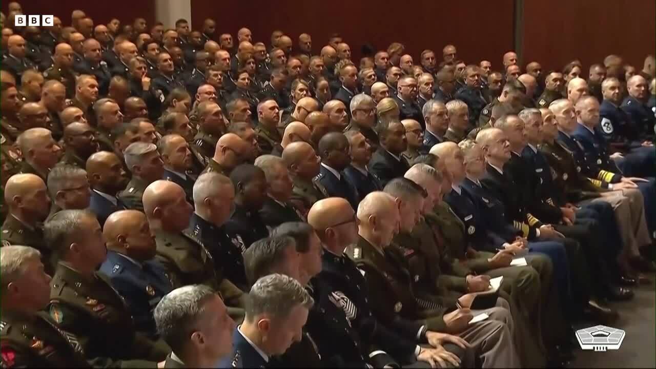 Những tuyên bố cứng rắn của ông Hegseth khi họp với tướng lĩnh Mỹ