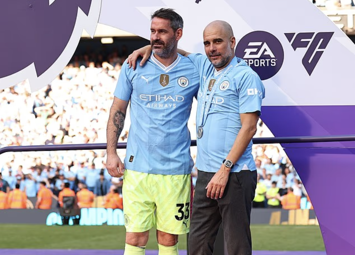 Thu mon viec nhe luong cao Scott Carson giai nghe