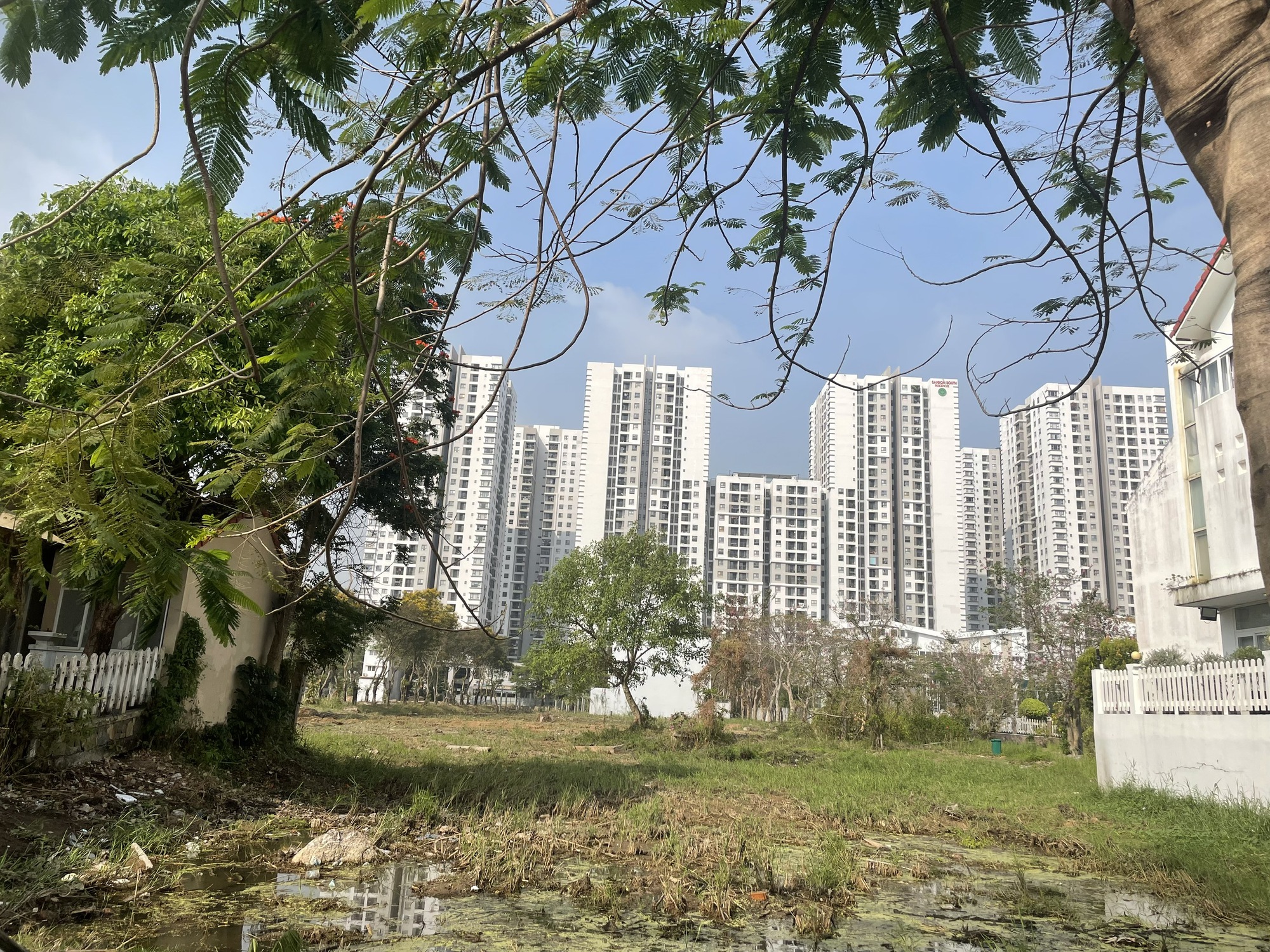 Thu nhập dưới 200 triệu đồng/năm gần như không thể mua được nhà ở Hà Nội và TP HCM- Ảnh 1. Thu nhập dưới 200 triệu đồng/năm gần như không thể mua được nhà ở Hà Nội và TP HCM- Ảnh 1.