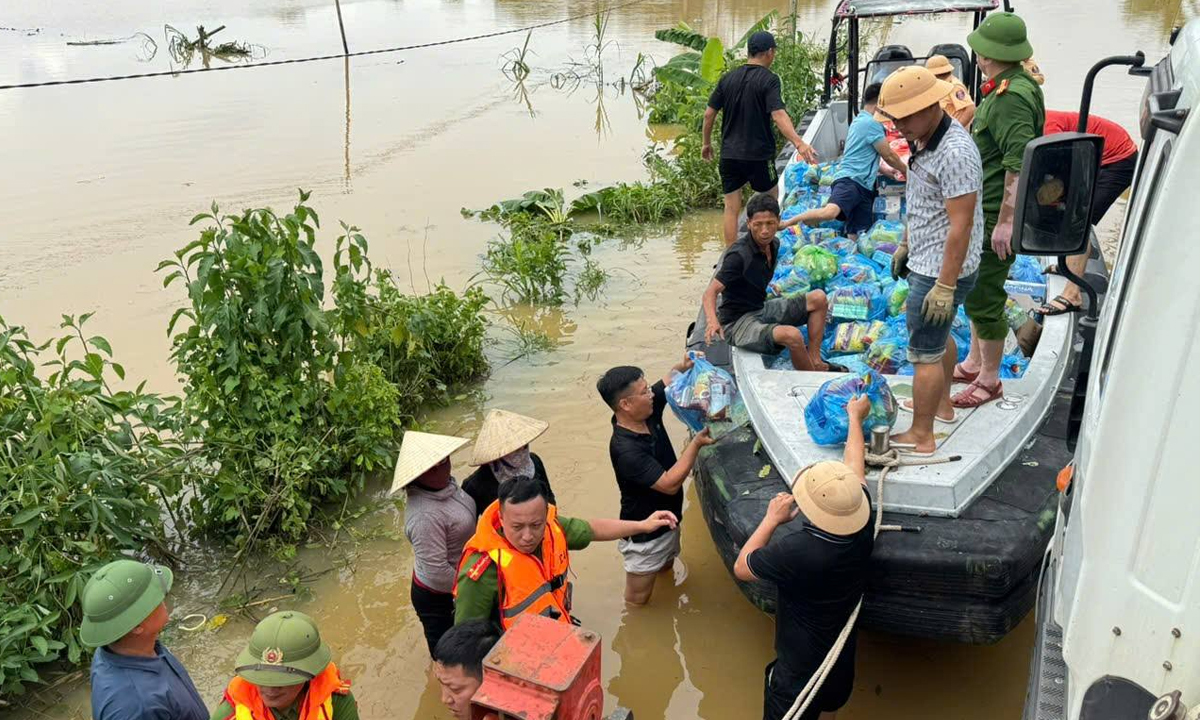 Thủ tướng chỉ đạo triển khai gói hỗ trợ đồng bào thiệt hại do bão của Vingroup- Ảnh 1.