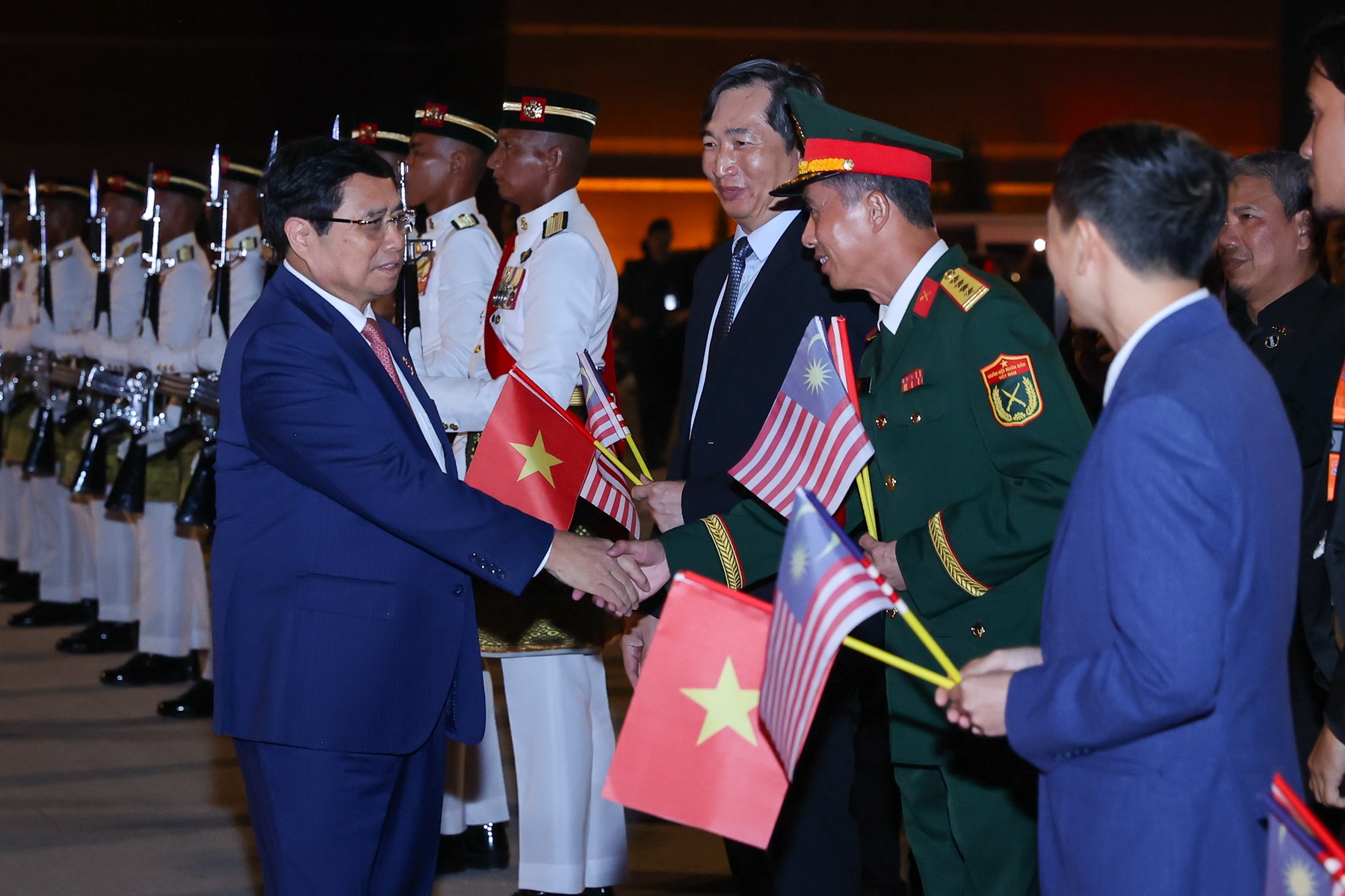 Thủ tướng kết thúc chuyến tham dự Hội nghị cấp cao ASEAN lần thứ 47- Ảnh 1. Thủ tướng kết thúc chuyến tham dự Hội nghị cấp cao ASEAN lần thứ 47- Ảnh 1.