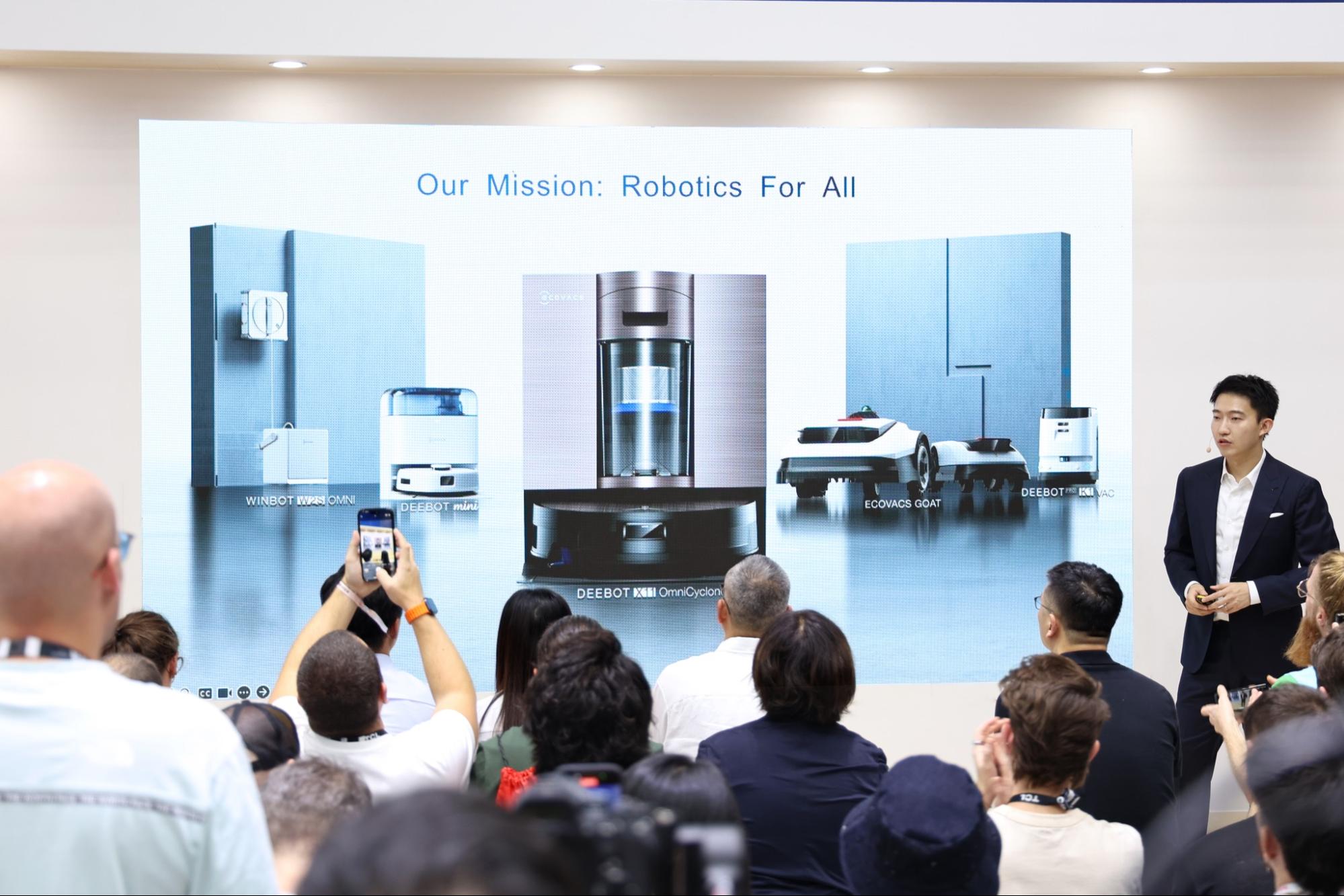 Thương hiệu robot hút bụi ECOVACS vừa bắt tay với Sơn Tùng M-TP đỉnh cỡ nào mà cuốn hết cả mạng xã hội tuần qua?- Ảnh 1.