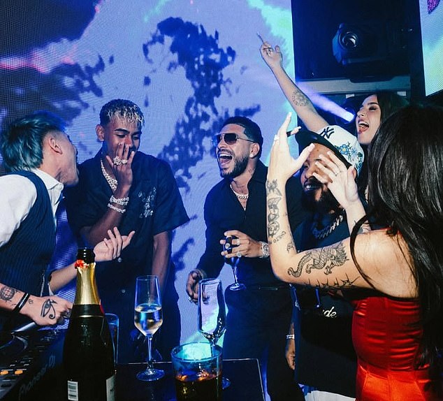 Tiết lộ gây sốc về thần đồng Lamine Yamal, bị paparazzi bắt được tiệc tùng thâu đêm với nhiều cô gái- Ảnh 1.