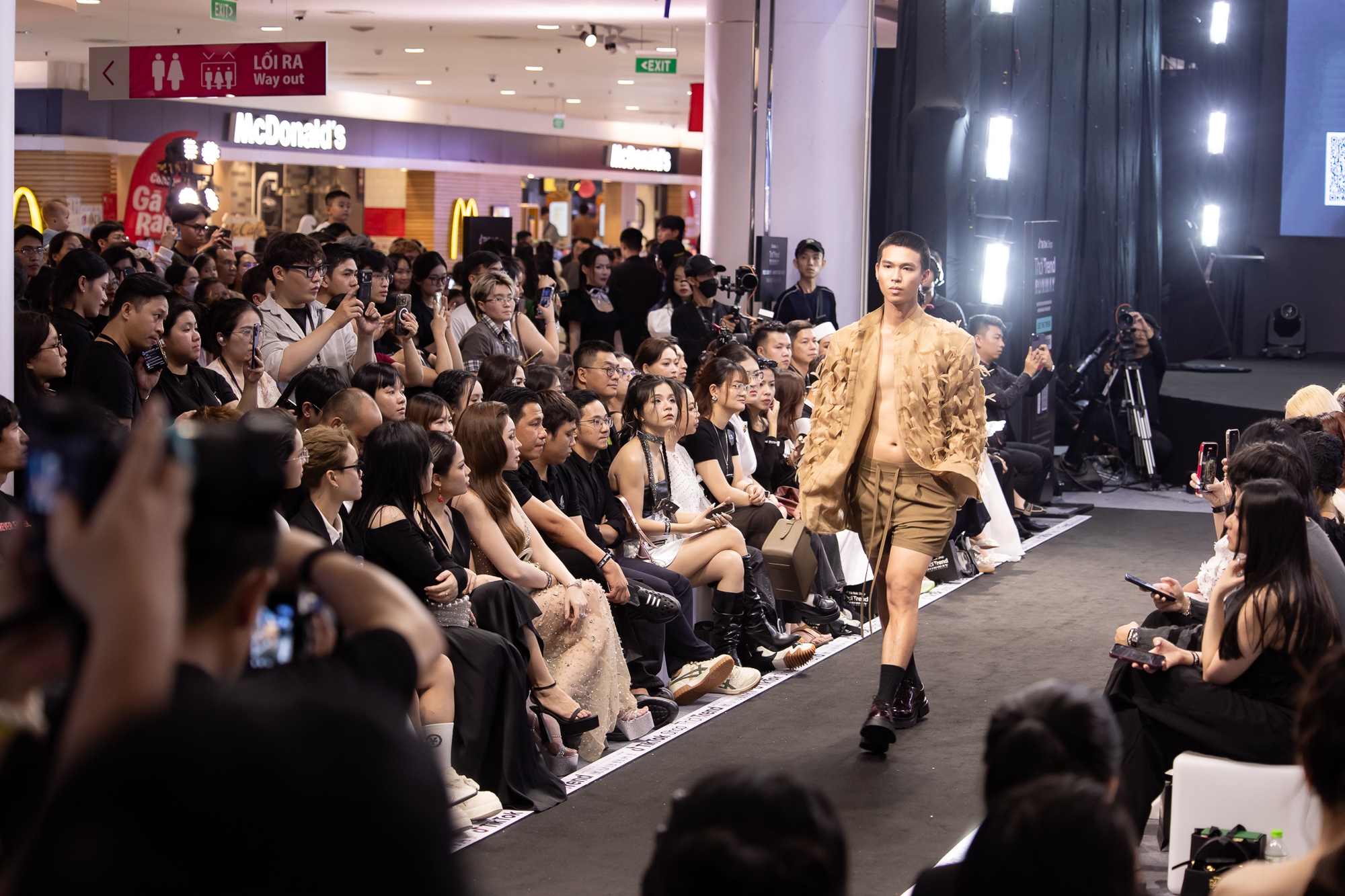 TikTok Shop Fashion Show: Khi sàn diễn không còn là “đặc quyền” của số ít- Ảnh 5.