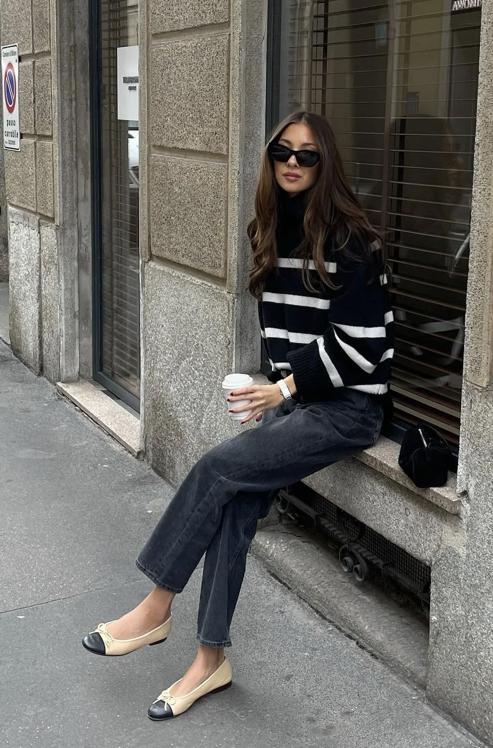 Tìm ra kiểu áo hot nhất mùa thu này, ai mặc cũng đẹp không điểm chê- Ảnh 1.