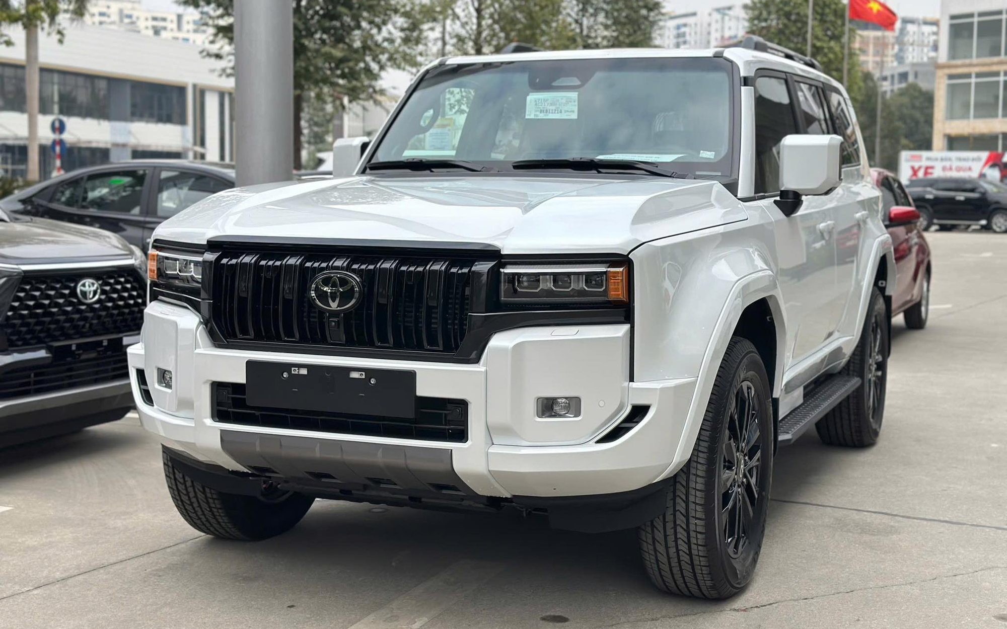 Tin tức giá xe: 5 xe từng 'kèm lạc', bán chênh ở Việt Nam nay phải giảm giá tới cả trăm triệu đồng - Ảnh 2.