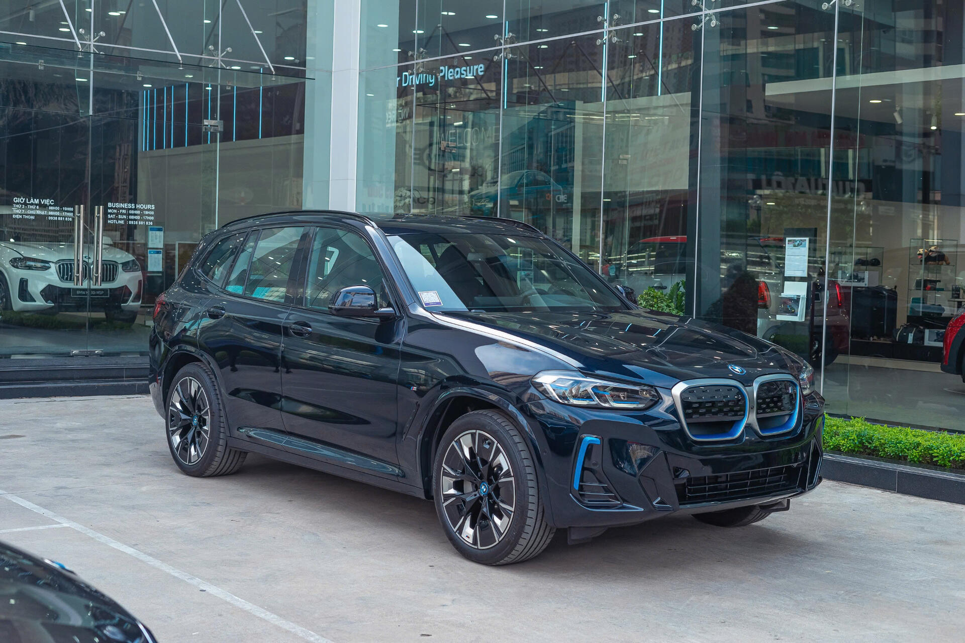 BMW iX3 - Ảnh 1.