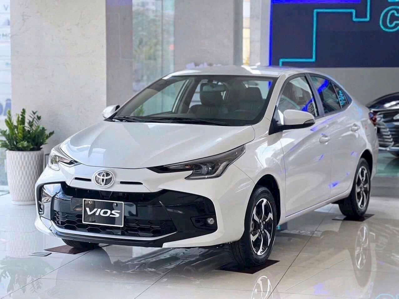 sedan cỡ B - Ảnh 1.
