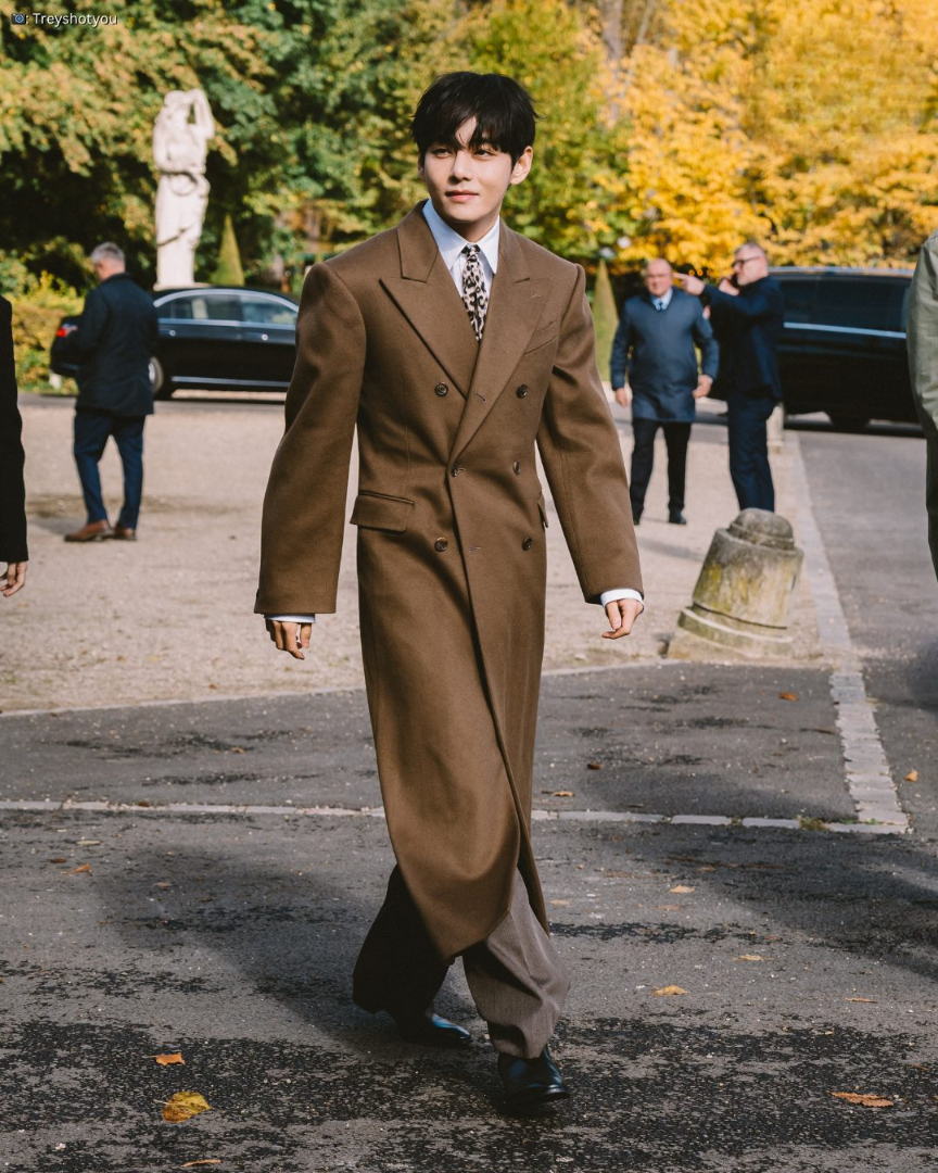 Tình cũ Jennie khiến 1 nam diễn viên bị hất văng lên lề - Ảnh 4.