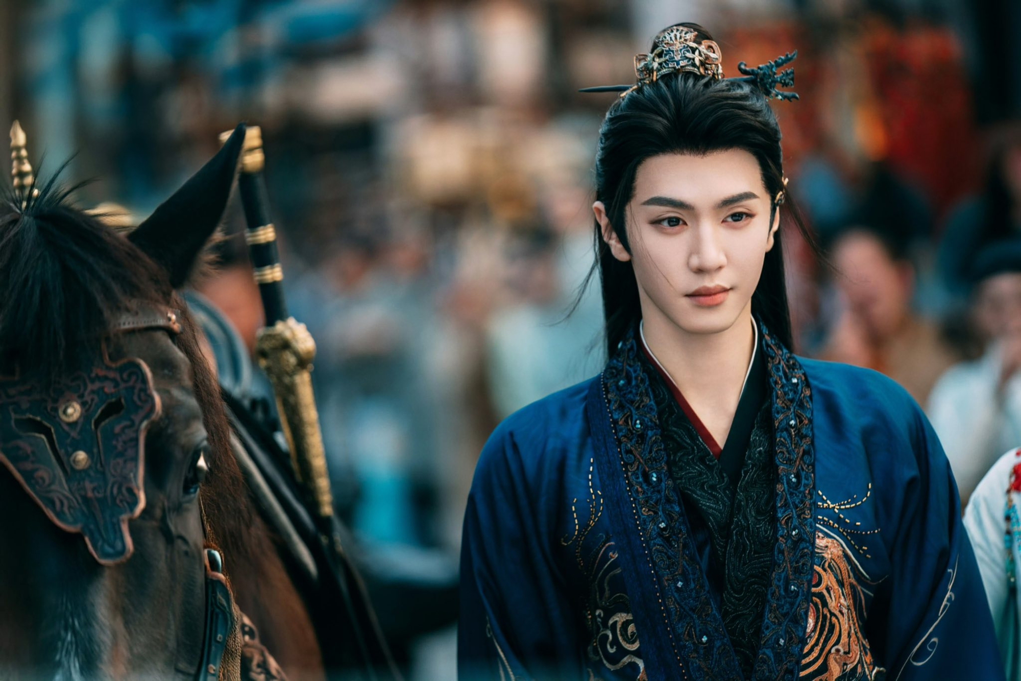 Tổ visual đúng là độ riêng mỹ nam này: Muốn cao quý có cao quý, muốn tà mị có tà mị, đẹp không thể nào chịu nổi- Ảnh 1.