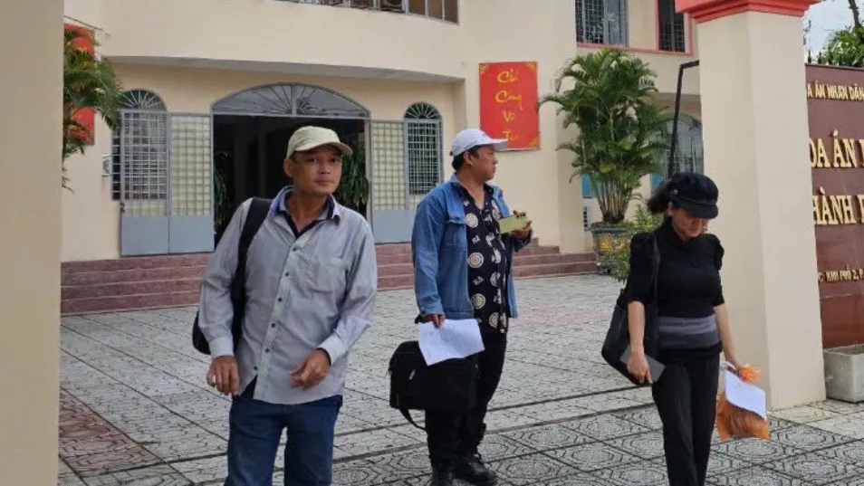 làm phiền người khác.jpg