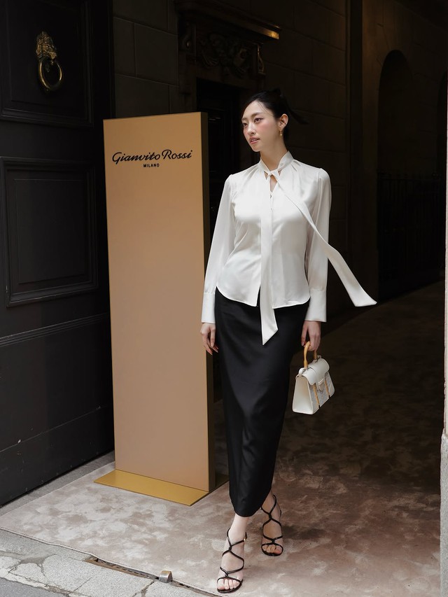 Tỏa sáng nơi công sở với áo sơ mi lụa sang trọng- Ảnh 1. Tỏa sáng nơi công sở với áo sơ mi lụa sang trọng- Ảnh 1.