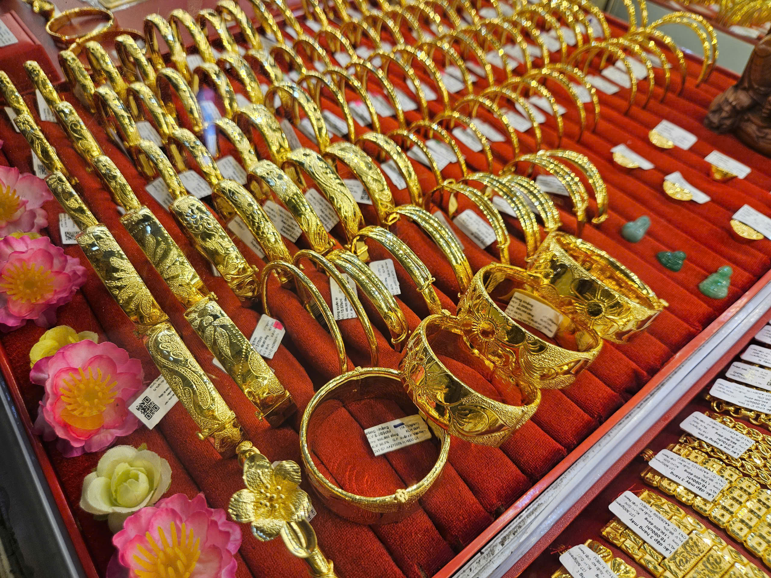 Giá vàng SJC tăng mạnh lên 147 , 8 triệu đồng / lượng Tối 30 - 10 - Ảnh 2.