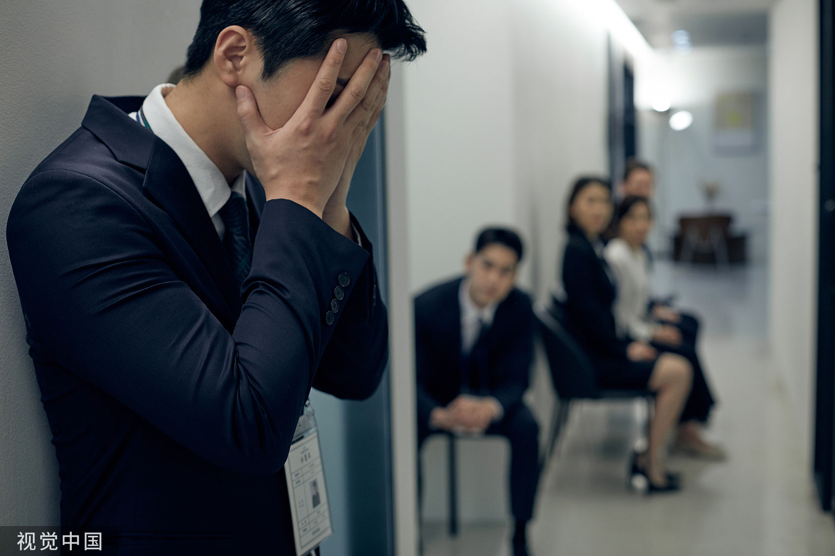 Sau khi nộp 1.500 CV mà không nhận được lời mời nào, một cựu phó chủ tịch 44 tuổi đau khổ cho biết: 