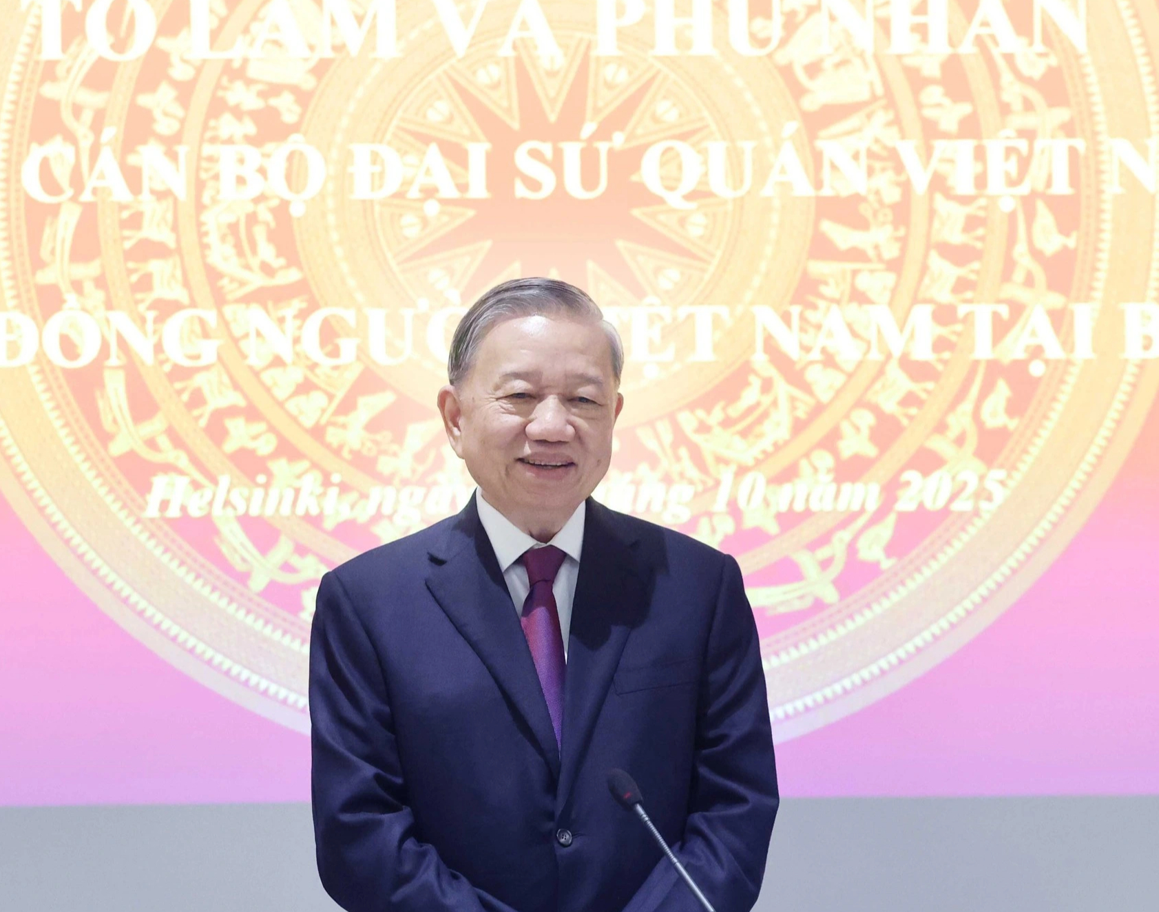 Tổng Bí thư Tô Lâm gặp gỡ Đại sứ quán và cộng đồng người Việt tại Bắc Âu- Ảnh 1.