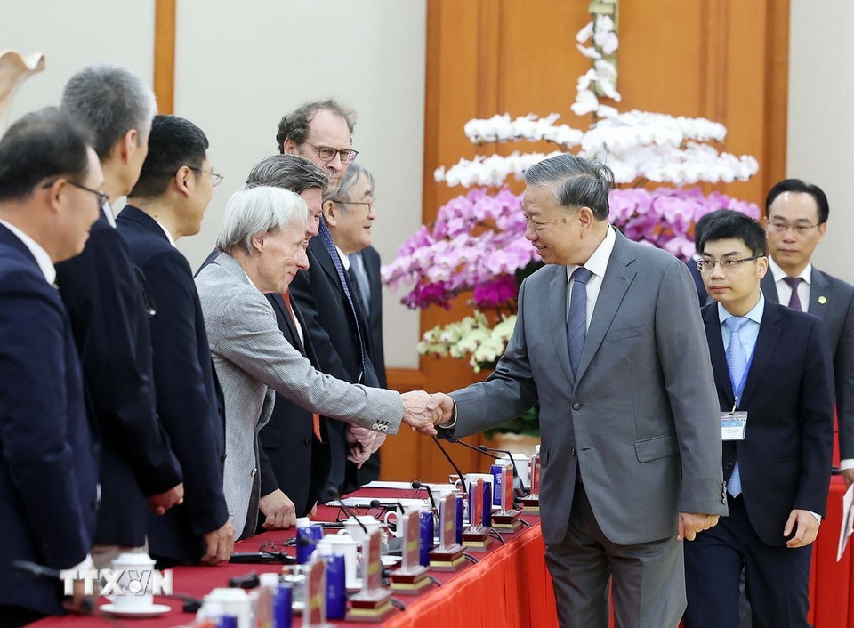 Tổng Bí thư Tô Lâm tiếp Đoàn Đại biểu tham dự Hội thảo quốc tế Việt Nam học 1 Tổng Bí thư Tô Lâm tiếp Đoàn đại biểu tham dự Hội thảo quốc tế Việt Nam học - Ảnh 1.