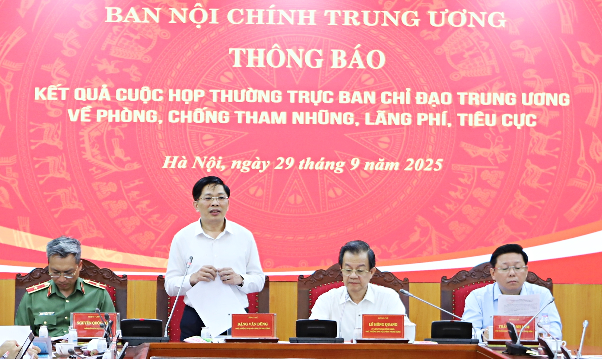 - Ảnh 1. - Ảnh 1.