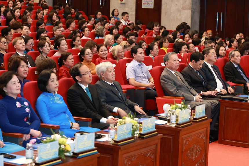 Tổng Bí thư: Đầu tư cho phụ nữ chính là đầu tư cho năng suất quốc gia   - Ảnh 2.