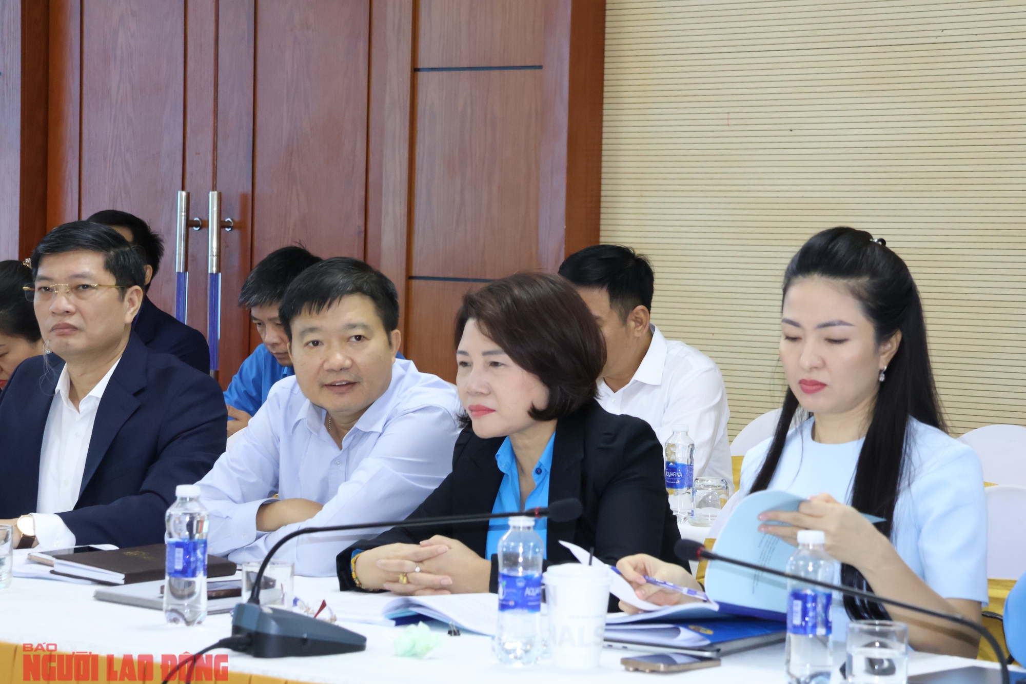 Tổng LĐLĐ Việt Nam lấy ý kiến góp ý dự thảo văn kiện Đại hội XIV của Đảng - Ảnh 2. Tổng LĐLĐ Việt Nam lấy ý kiến góp ý dự thảo văn kiện Đại hội XIV của Đảng - Ảnh 2.