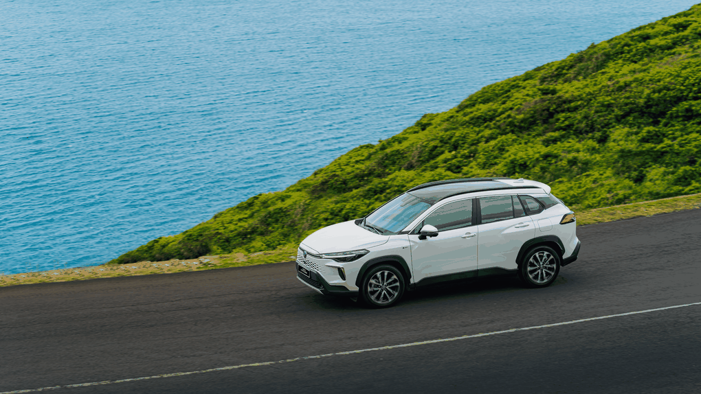 Toyota Corolla Cross Hybrid: Khi công nghệ hybrid không chỉ là trải nghiệm nhất thời - 1